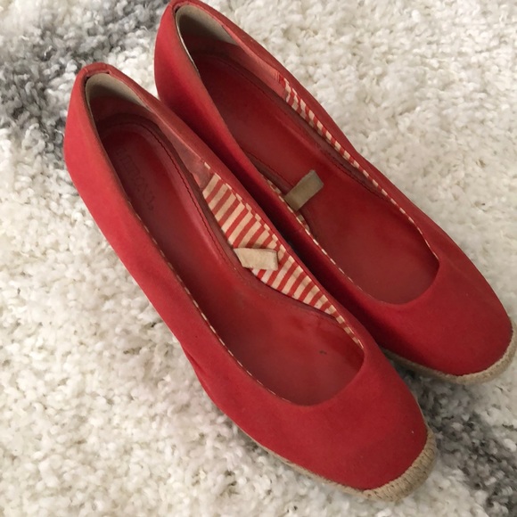 Red wedge heels - size 9.5 - Picture 2 of 5